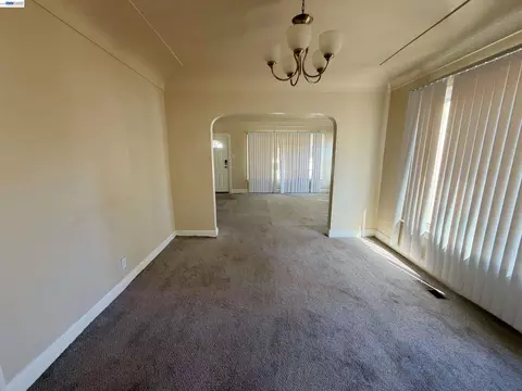 Living - 7 Howard Ave, Vallejo, CA 94590 photo 7 of 7