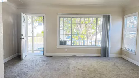 Living - 7 Howard Ave, Vallejo, CA 94590 photo 2 of 7