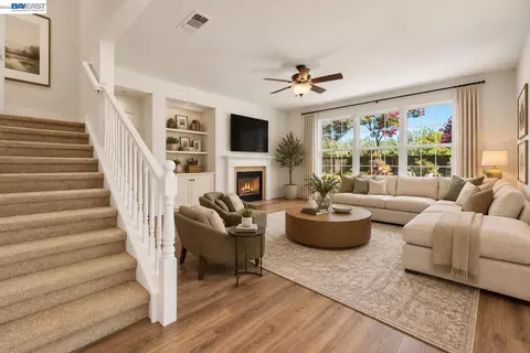 Living - 1461 Biarritz St, Tracy, CA 95304 photo 9 of 10