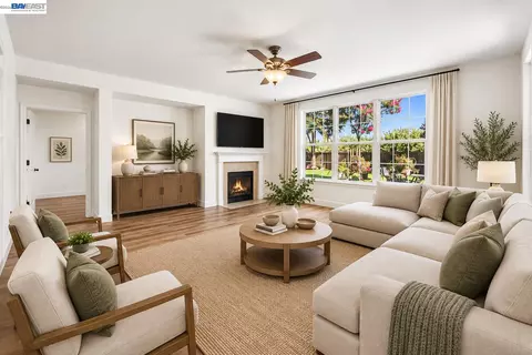Living - 1461 Biarritz St, Tracy, CA 95304 photo 5 of 10