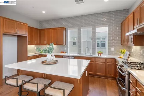 Kitchen - 2062 Confidence Way, Dublin, CA 94568 photo 3 of 8