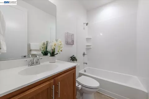Bath - 2062 Confidence Way, Dublin, CA 94568 photo 3 of 3