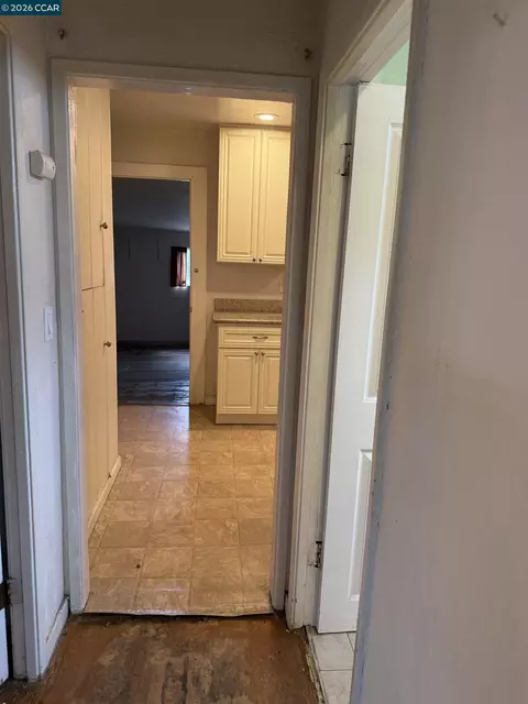 Entry Way - 363-365 Pinole Ave, Rodeo, CA 94572 photo 3 of 4