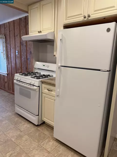 Kitchen - 363-365 Pinole Ave, Rodeo, CA 94572 photo 8 of 9
