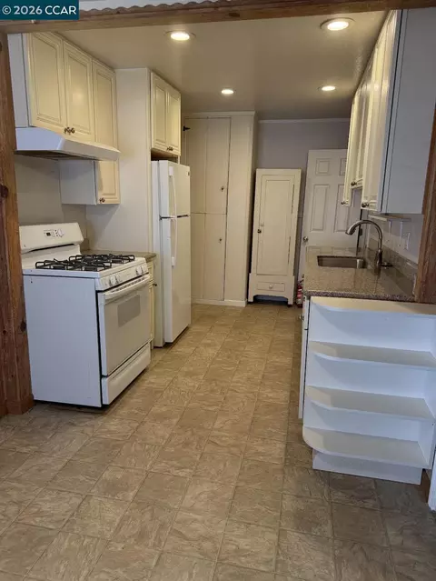 Kitchen - 363-365 Pinole Ave, Rodeo, CA 94572 photo 6 of 9