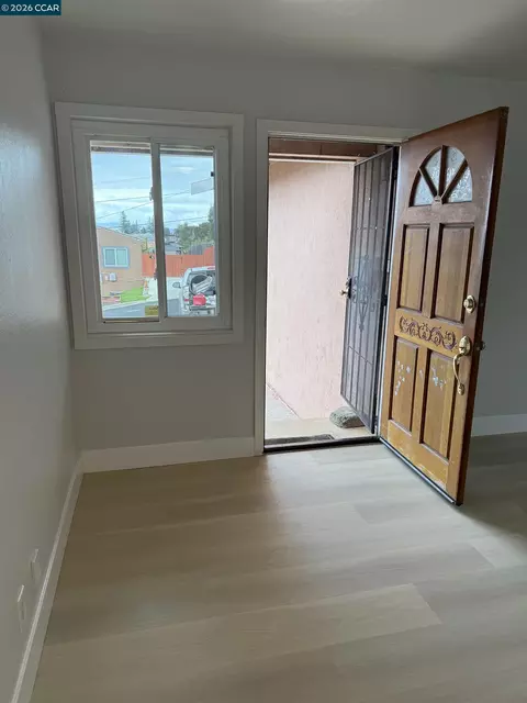 Entry Way - 363-365 Pinole Ave, Rodeo, CA 94572 photo 1 of 4