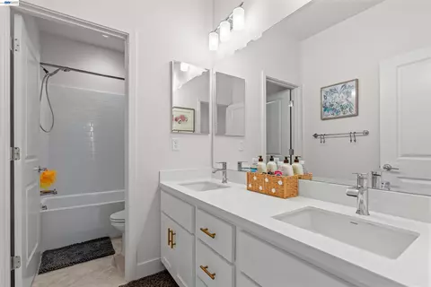 Bath - 3143 Needham Ave, Lathrop, CA 95330 photo 2 of 3