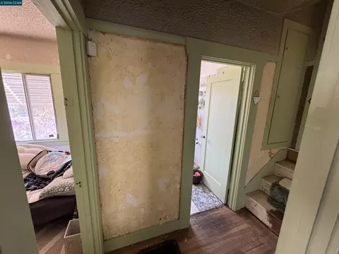 Entry Way - 2107 64th Ave, Oakland, CA 94621 photo 3 of 4