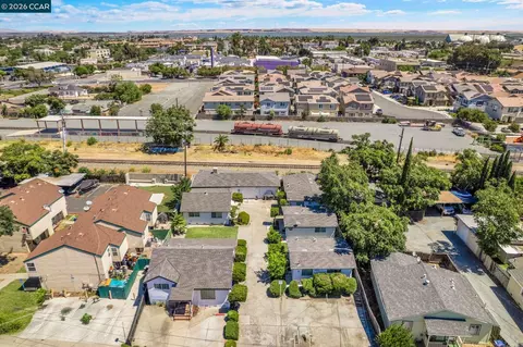 View/Area - 173 E 15th St, Pittsburg, CA 94565 photo 2 of 6