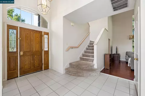 Entry Way - 3504 Fieldcrest Ave, Fairfield, CA 94534 photo 2 of 5
