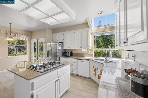 Kitchen - 3504 Fieldcrest Ave, Fairfield, CA 94534 photo 1 of 6
