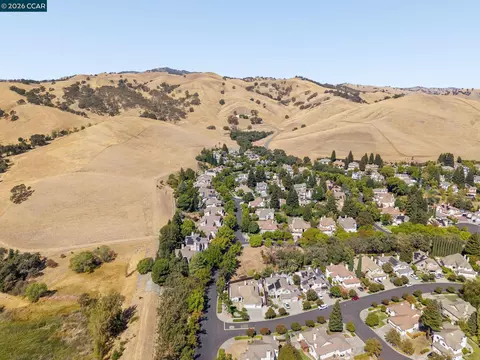 View/Area - 3504 Fieldcrest Ave, Fairfield, CA 94534 photo 5 of 10