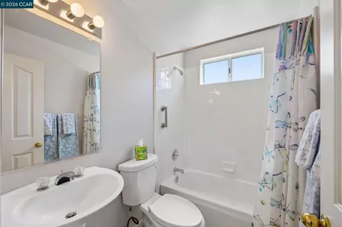 Bath - 3504 Fieldcrest Ave, Fairfield, CA 94534 photo 1 of 3