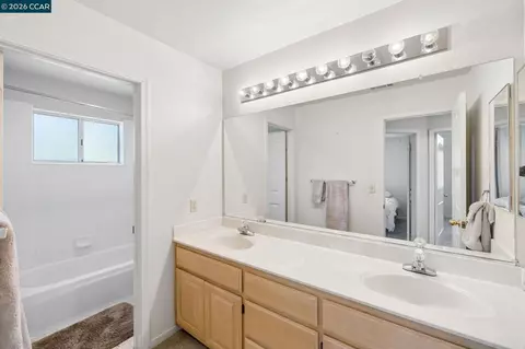 Bath - 3504 Fieldcrest Ave, Fairfield, CA 94534 photo 3 of 3