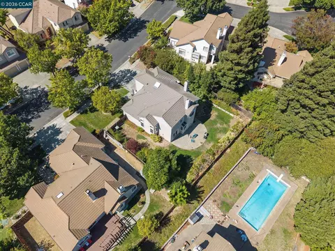 View/Area - 3504 Fieldcrest Ave, Fairfield, CA 94534 photo 9 of 10