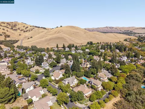 View/Area - 3504 Fieldcrest Ave, Fairfield, CA 94534 photo 7 of 10