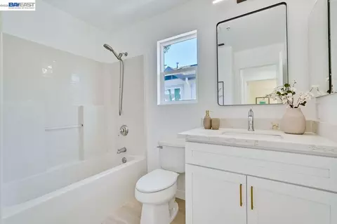 Bath - 7314 Carter Ave, Newark, CA 94560 photo 6 of 10