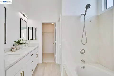 Bath - 7314 Carter Ave, Newark, CA 94560 photo 3 of 10