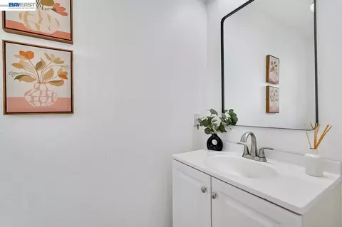 Bath - 7314 Carter Ave, Newark, CA 94560 photo 9 of 10