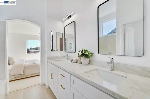 Bath - 7314 Carter Ave, Newark, CA 94560 photo 2 of 10