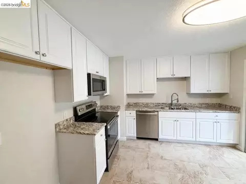 Kitchen - 17892 Good Shepherd Dr, Sonora, CA 95370 photo 2 of 3