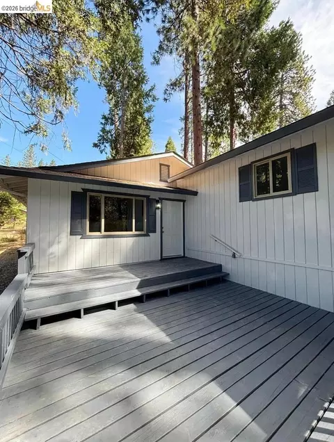Exterior - 17892 Good Shepherd Dr, Sonora, CA 95370 photo 4 of 6