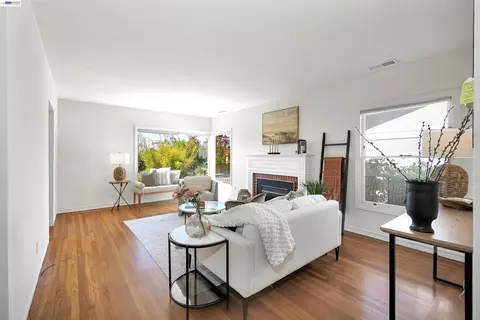 Living - 1620 East Ave, Fairview, CA 94541 photo 2 of 5