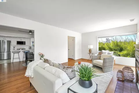 Living - 1620 East Ave, Fairview, CA 94541 photo 3 of 5
