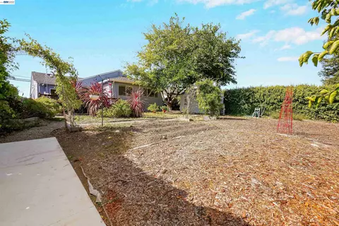 Exterior - 1620 East Ave, Fairview, CA 94541 photo 31 of 32