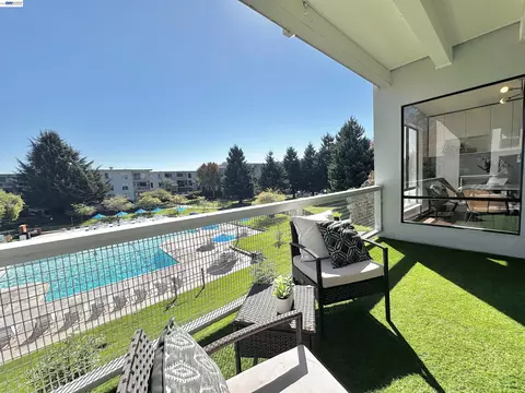 6 Commodore Dr #C337, Emeryville, CA 94608