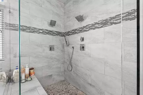 Bath - 1434 Olivia Ct, Tracy, CA 95377 photo 2 of 7