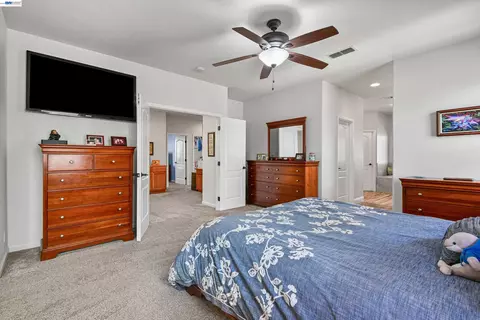 Bedroom - 1434 Olivia Ct, Tracy, CA 95377 photo 3 of 9