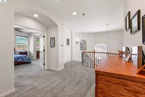 Entry Way - 1434 Olivia Ct, Tracy, CA 95377 photo 6 of 7