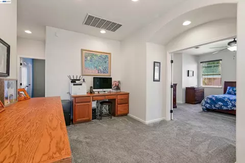 Entry Way - 1434 Olivia Ct, Tracy, CA 95377 photo 5 of 7