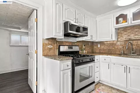 Kitchen - 6239 Dairy Ave, Newark, CA 94560 photo 1 of 3