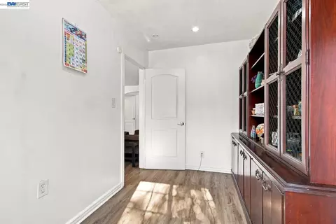 Entry Way - 6239 Dairy Ave, Newark, CA 94560 photo 3 of 3