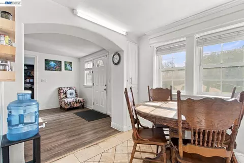 Entry Way - 6239 Dairy Ave, Newark, CA 94560 photo 2 of 3