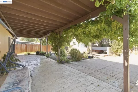 Exterior - 6239 Dairy Ave, Newark, CA 94560 photo 4 of 10