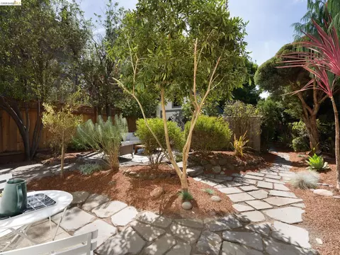 Exterior - 2816 Webster St, Berkeley, CA 94705 photo 5 of 13
