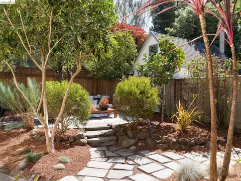 Exterior - 2816 Webster St, Berkeley, CA 94705 photo 8 of 13