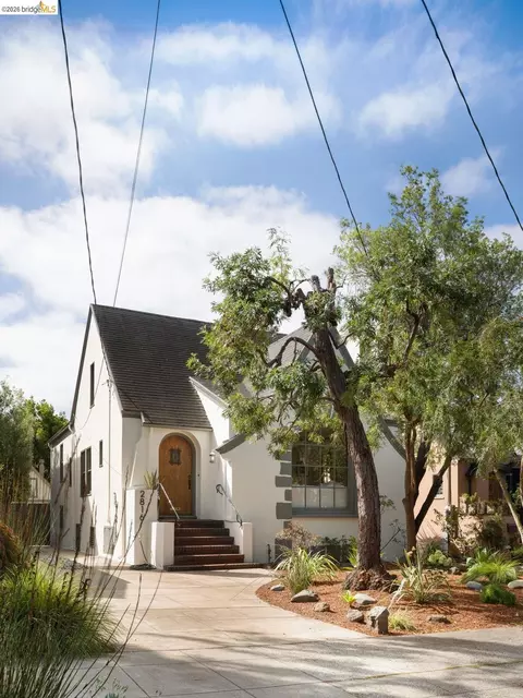Exterior - 2816 Webster St, Berkeley, CA 94705 photo 4 of 13
