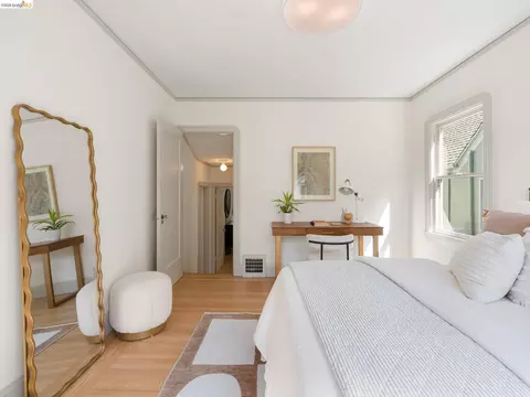 Bedroom - 2816 Webster St, Berkeley, CA 94705 photo 3 of 9