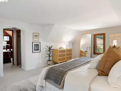 Bedroom - 2816 Webster St, Berkeley, CA 94705 photo 7 of 9