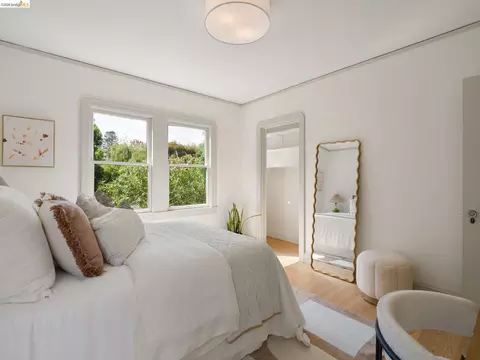 Bedroom - 2816 Webster St, Berkeley, CA 94705 photo 2 of 9