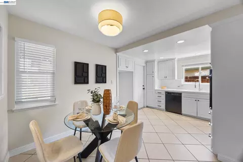 Dining - 5582 Jonathan Dr, Newark, CA 94560 photo 3 of 5
