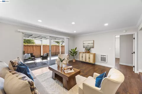 Living - 5582 Jonathan Dr, Newark, CA 94560 photo 9 of 9