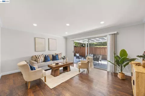 Living - 5582 Jonathan Dr, Newark, CA 94560 photo 6 of 9