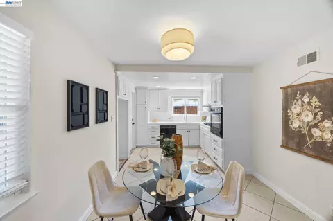 Dining - 5582 Jonathan Dr, Newark, CA 94560 photo 4 of 5