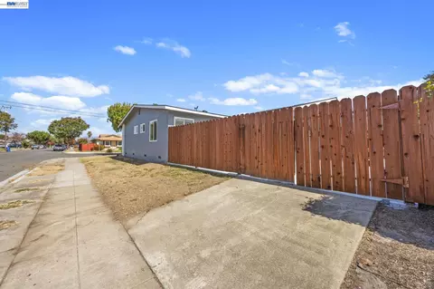 Exterior - 5582 Jonathan Dr, Newark, CA 94560 photo 5 of 6