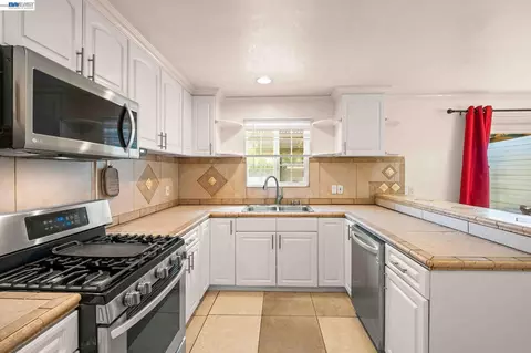 Kitchen - 8591 Beverly Ln, Dublin, CA 94568 photo 2 of 2